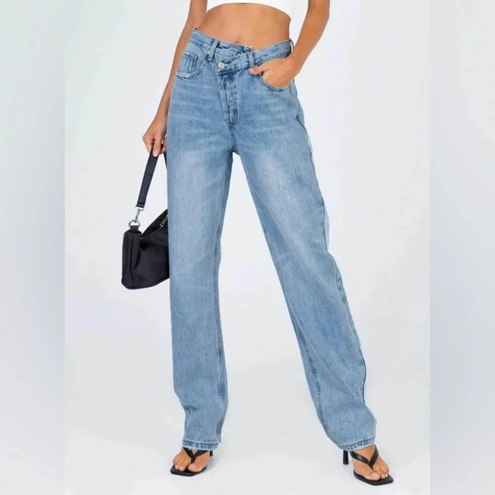 Princess Polly Asymmetric Straight Jeans - Picture 2 of 13
